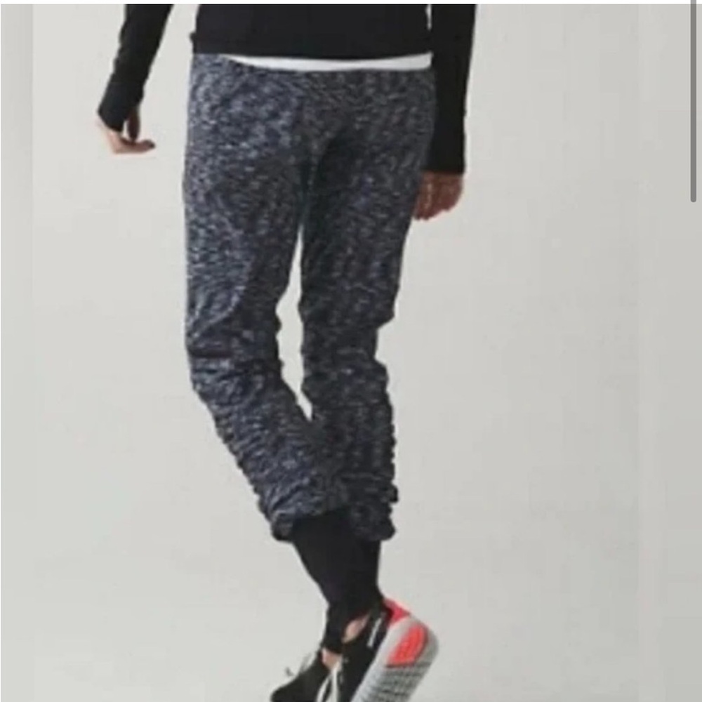 Lululemon Runderful Pants - Picture 2 of 13